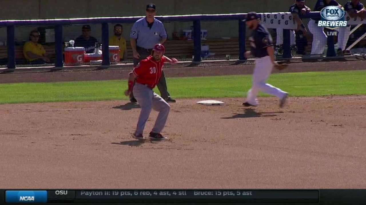 Cave's RBI single ties the game