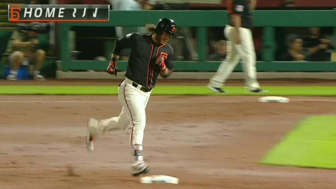 Giants wallop four homers in romp vs. Padres