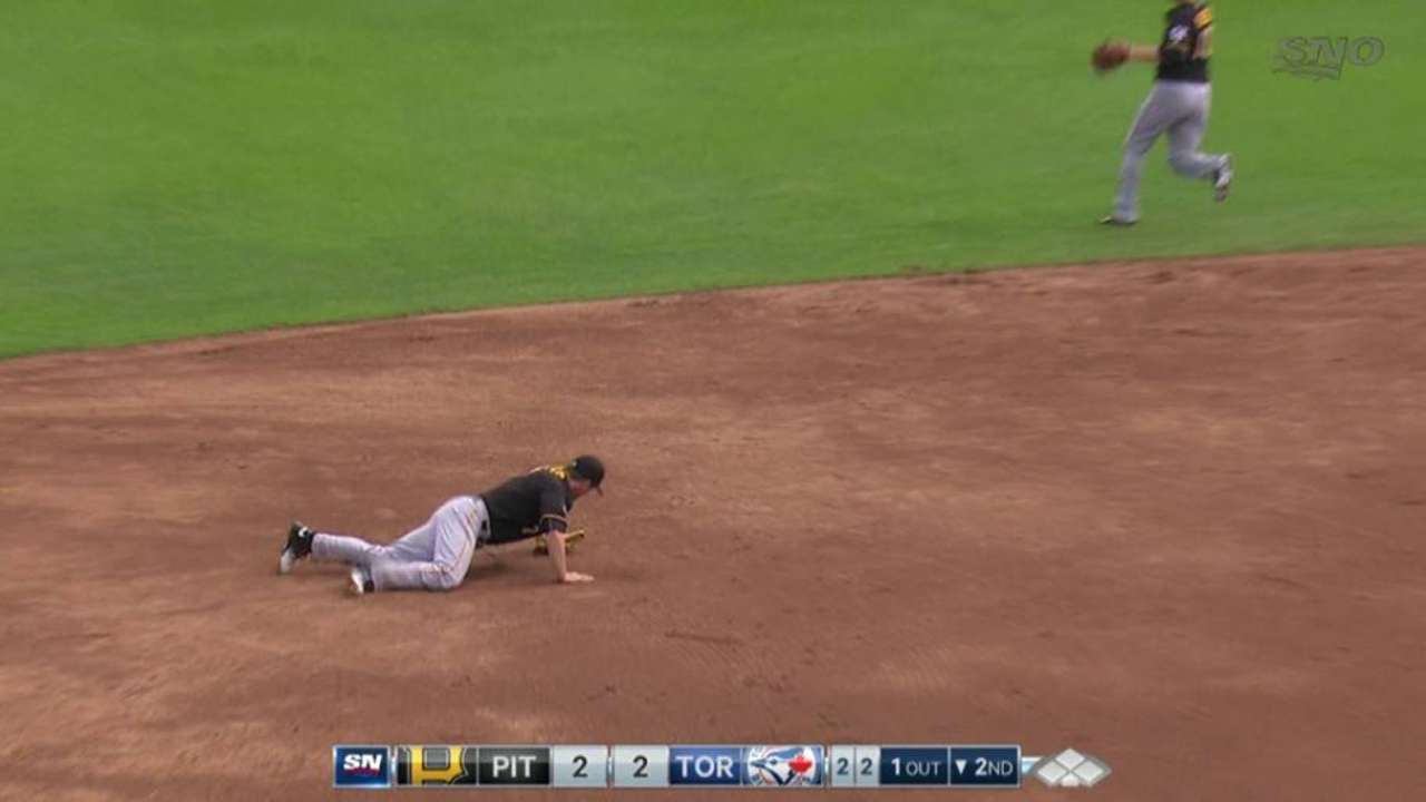 Freese makes first start at third for Bucs