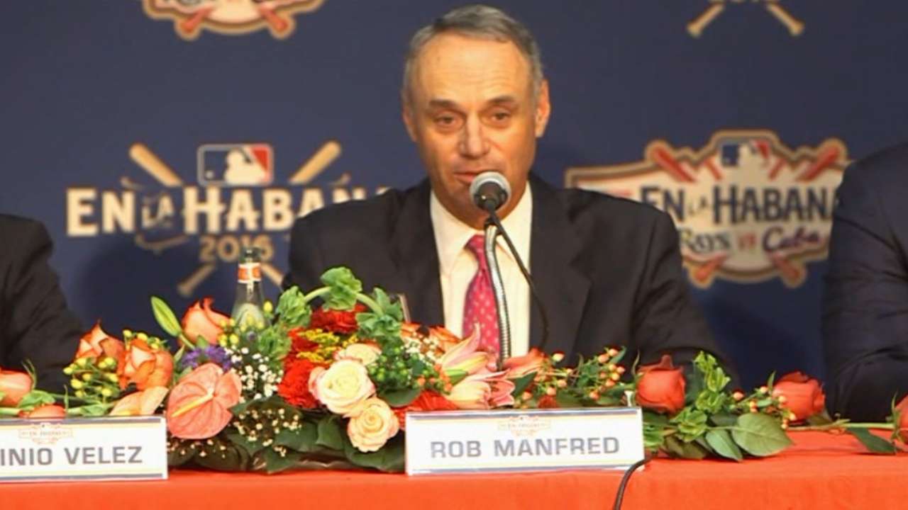 In Cuba, baseball brings 2 countries together