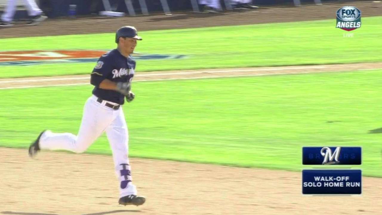 Brewers' late HRs steal win from Angels