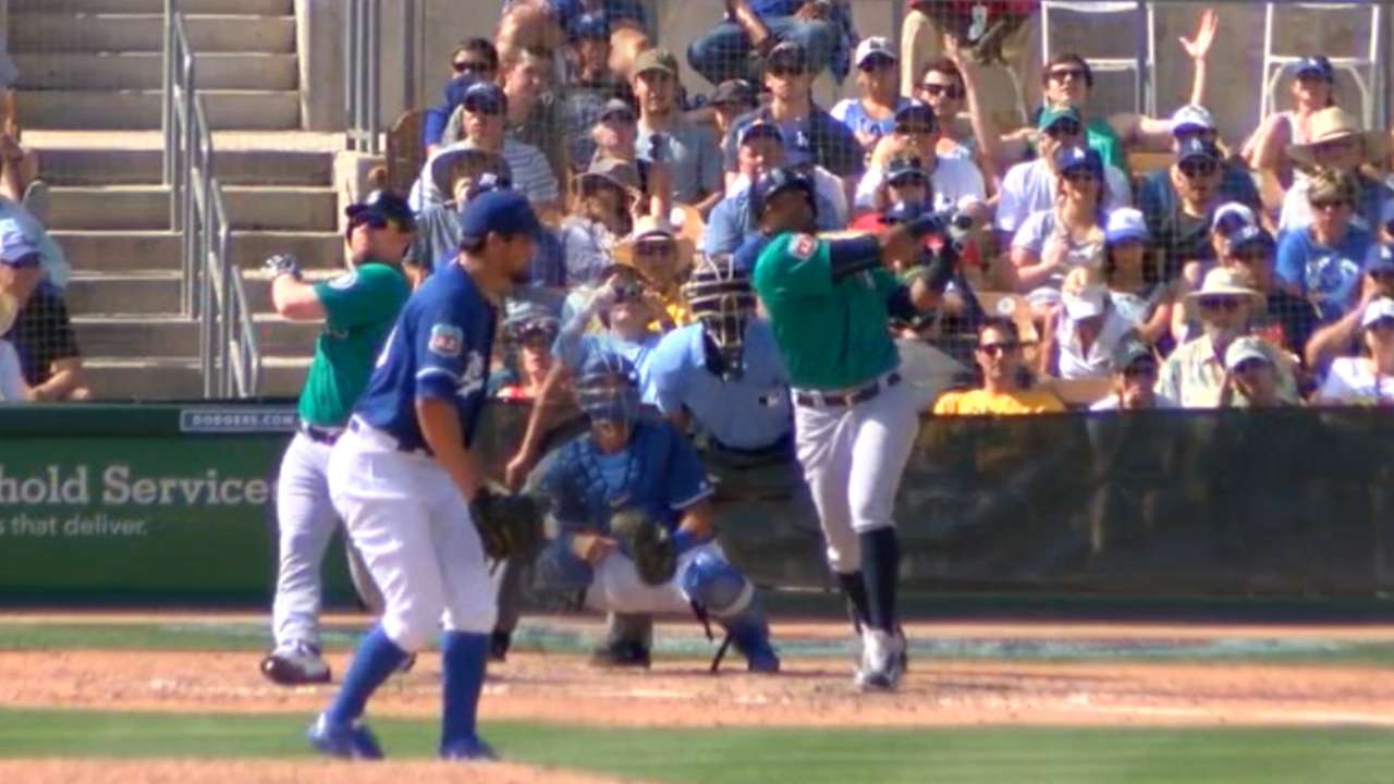 Cruz, Lind's back-to-back homers