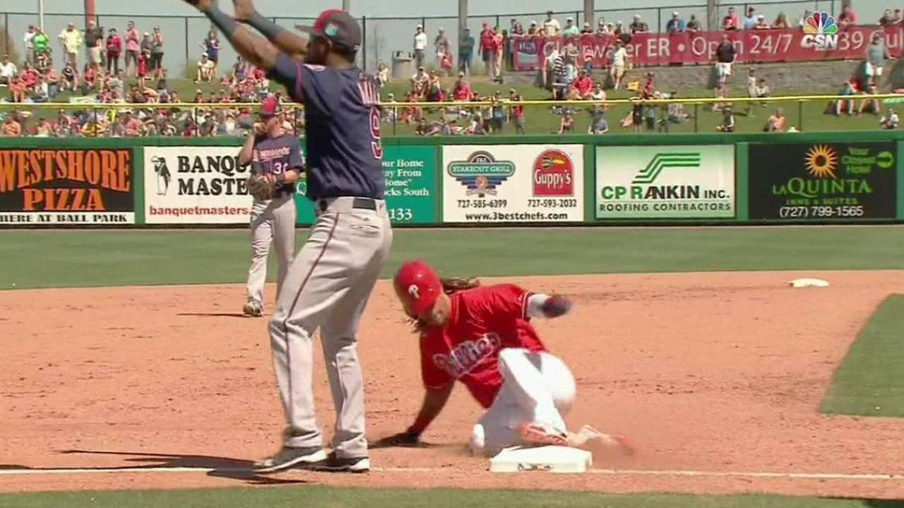 Burriss' versatility may equal spot with Phils