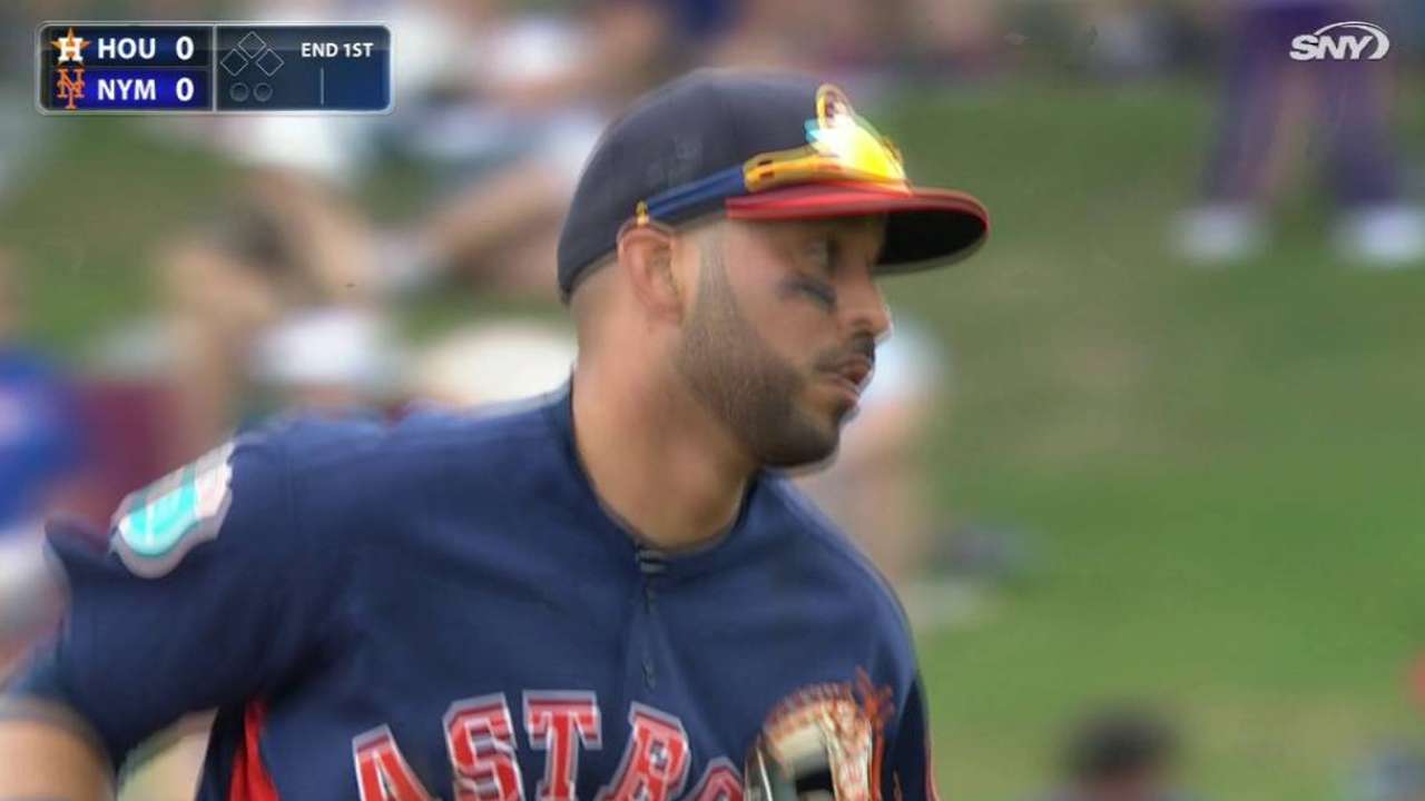Keuchel escapes a jam