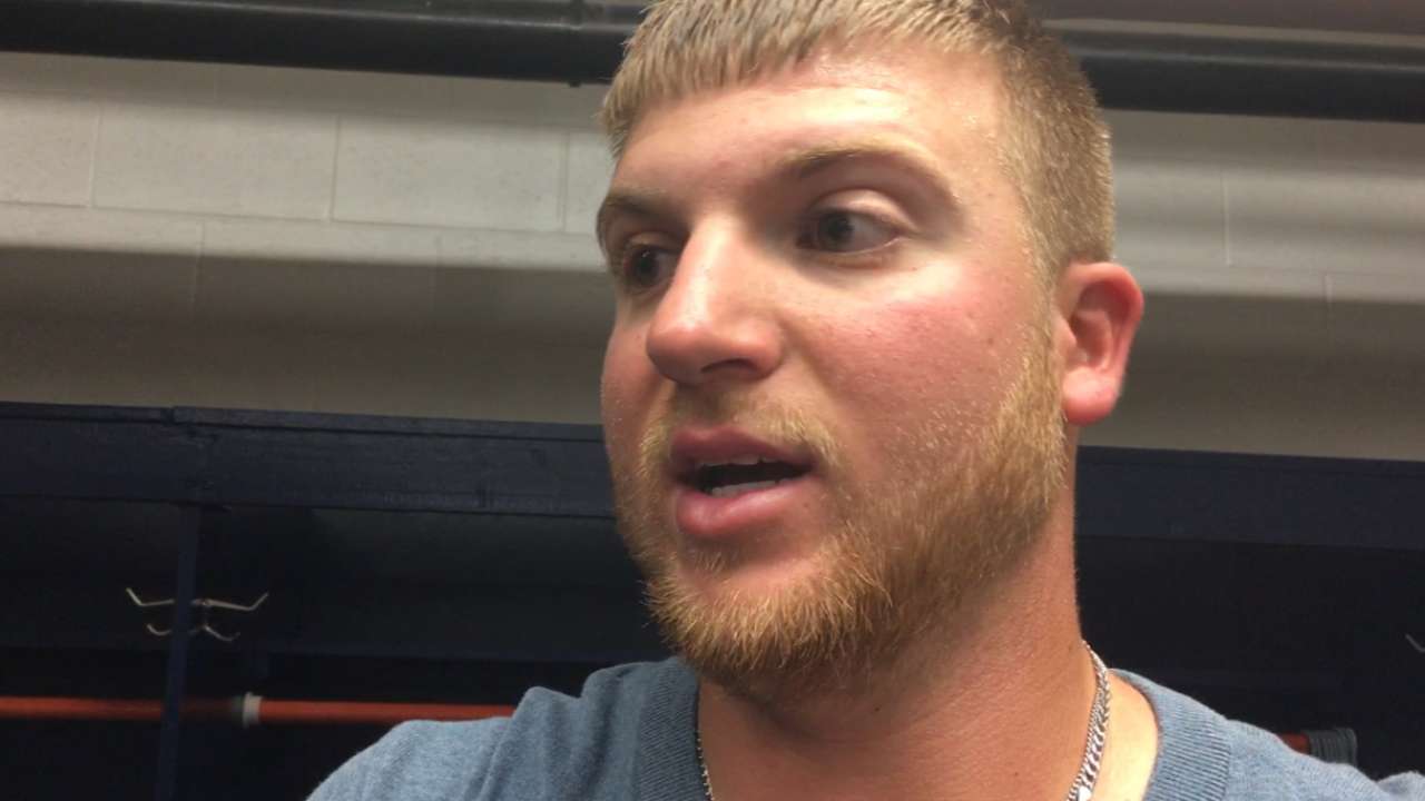Reed's quirky inside-the-parker sparks Astros