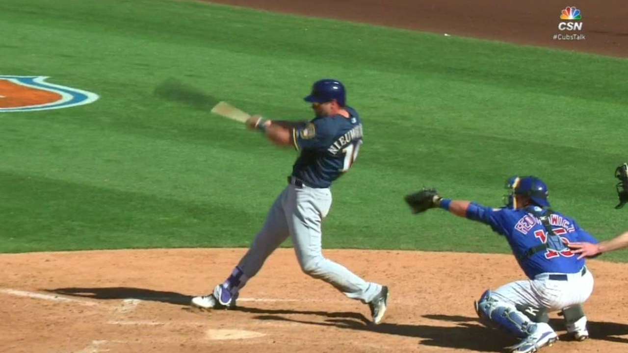 Nieuwenhuis completes Brewers' rally