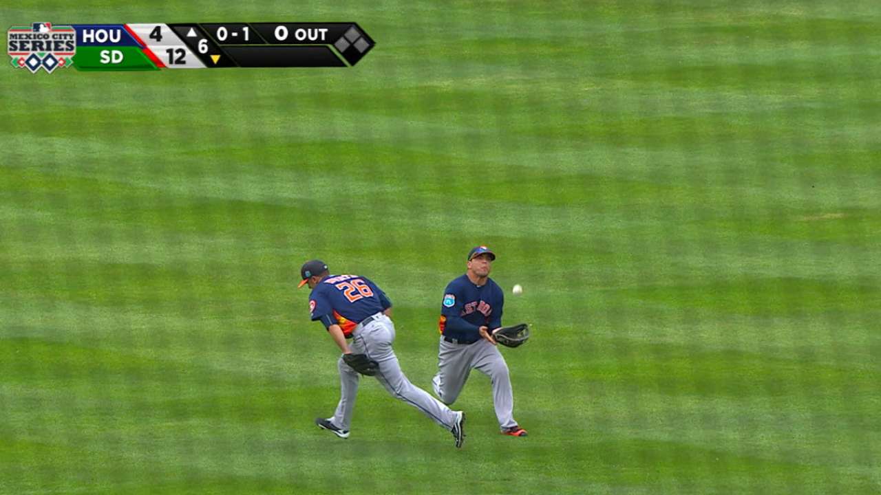 Heras' basket catch