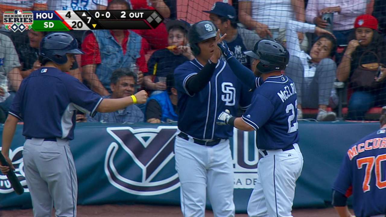 Padres' eight-run 7th
