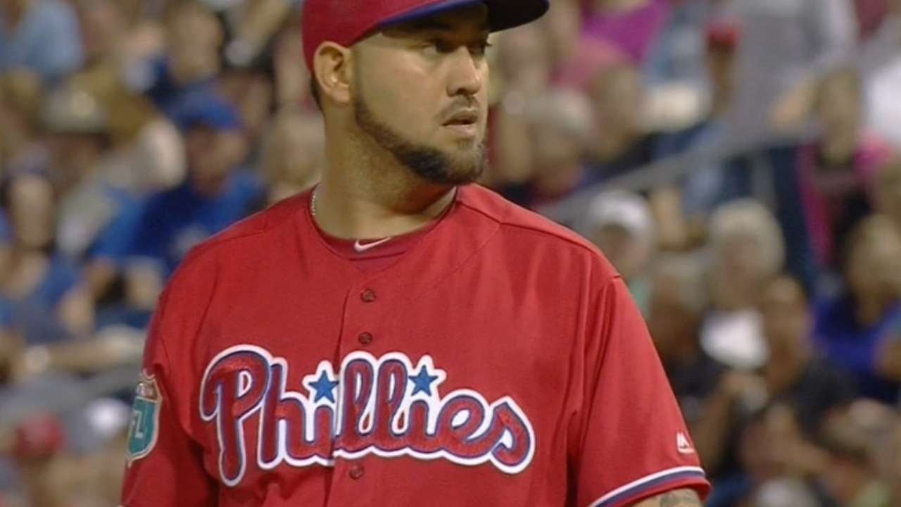 Phillies release veteran reliever Mujica