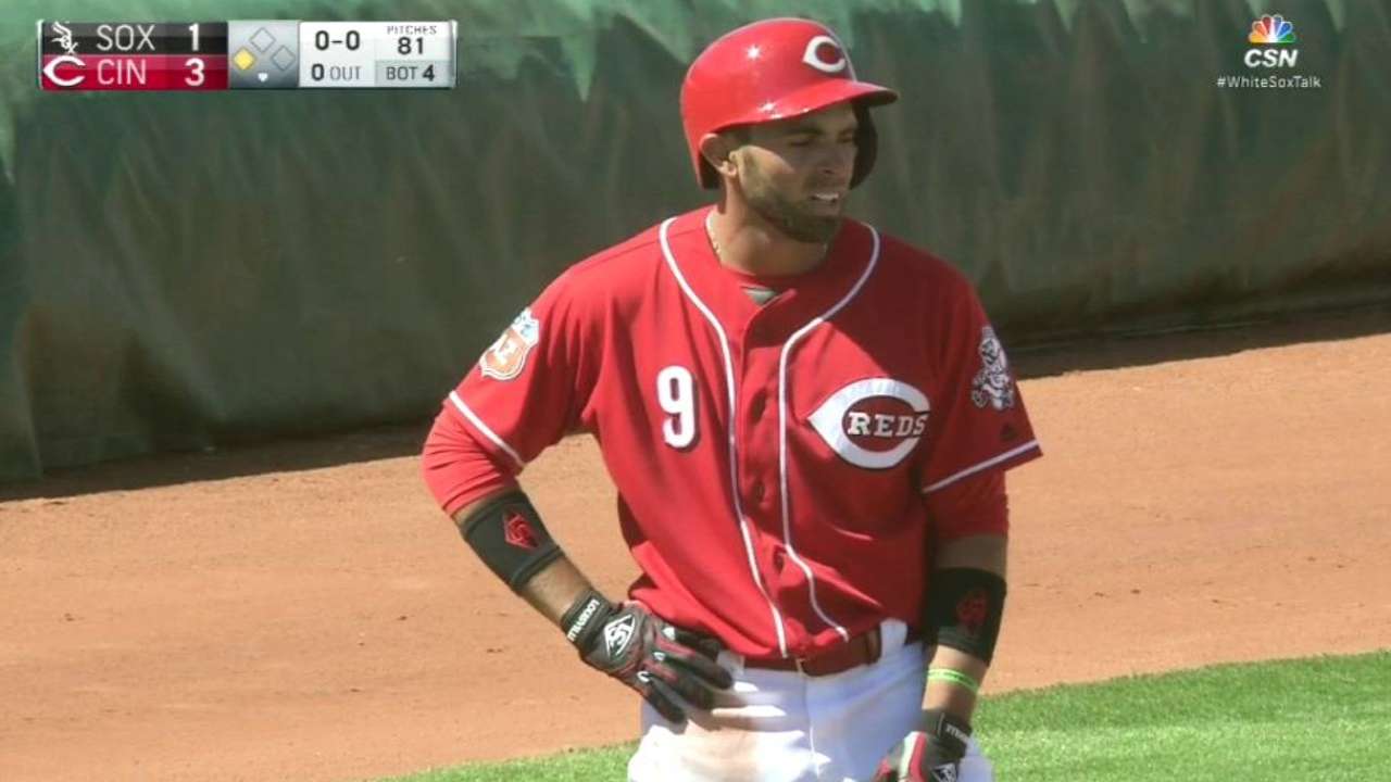 Peraza adds left field to his spring positions