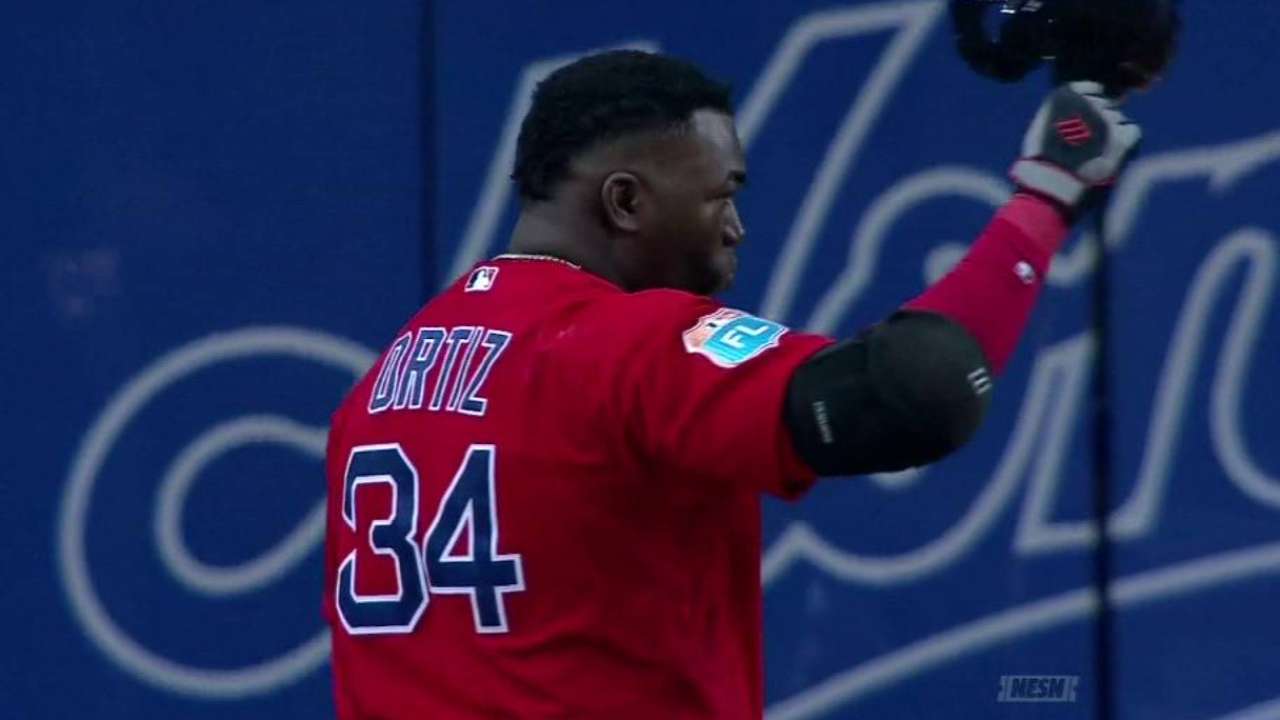 Ortiz salutes crowd in Montreal