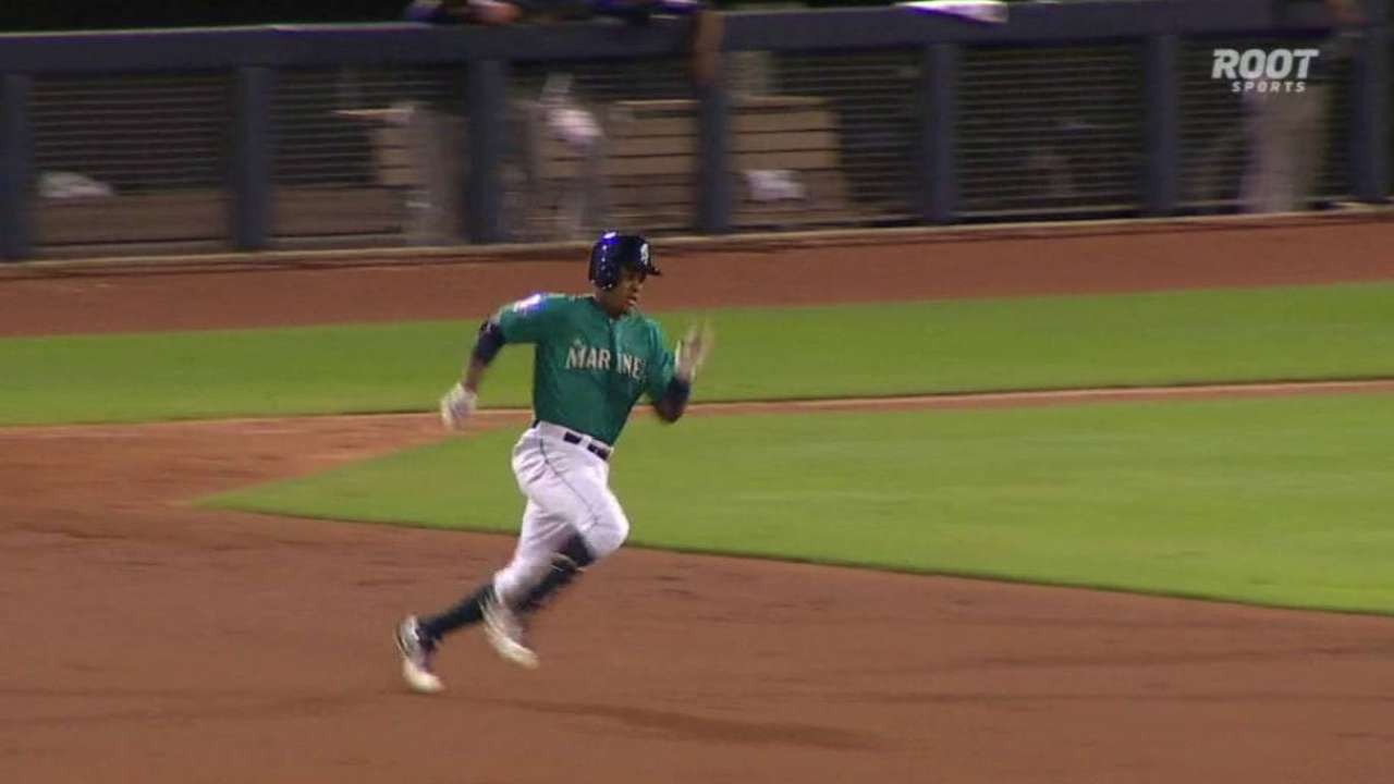 Marte's ninth-inning triple triggers tie vs. Rox