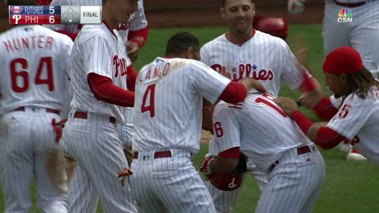 Hernandez's walk-off single