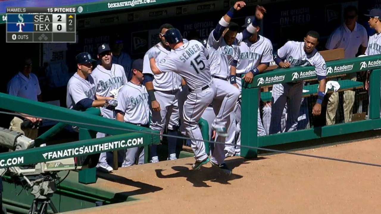Seager's solo home run