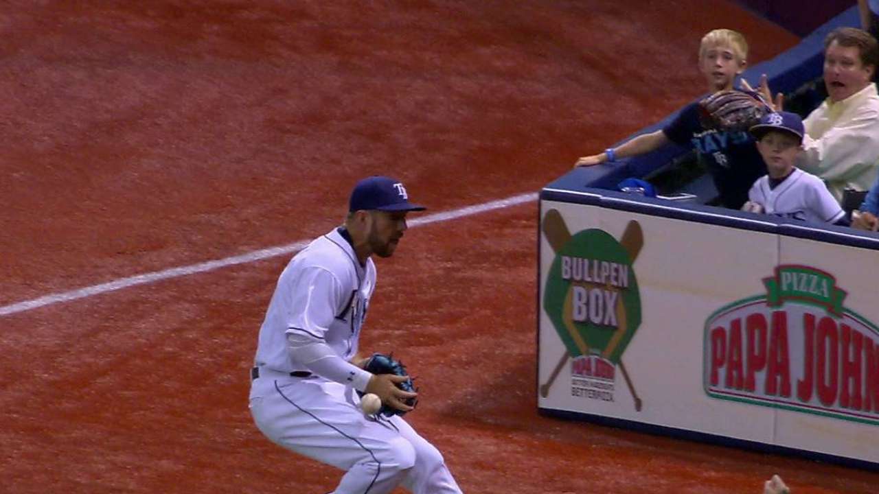 Souza Jr. makes a catch