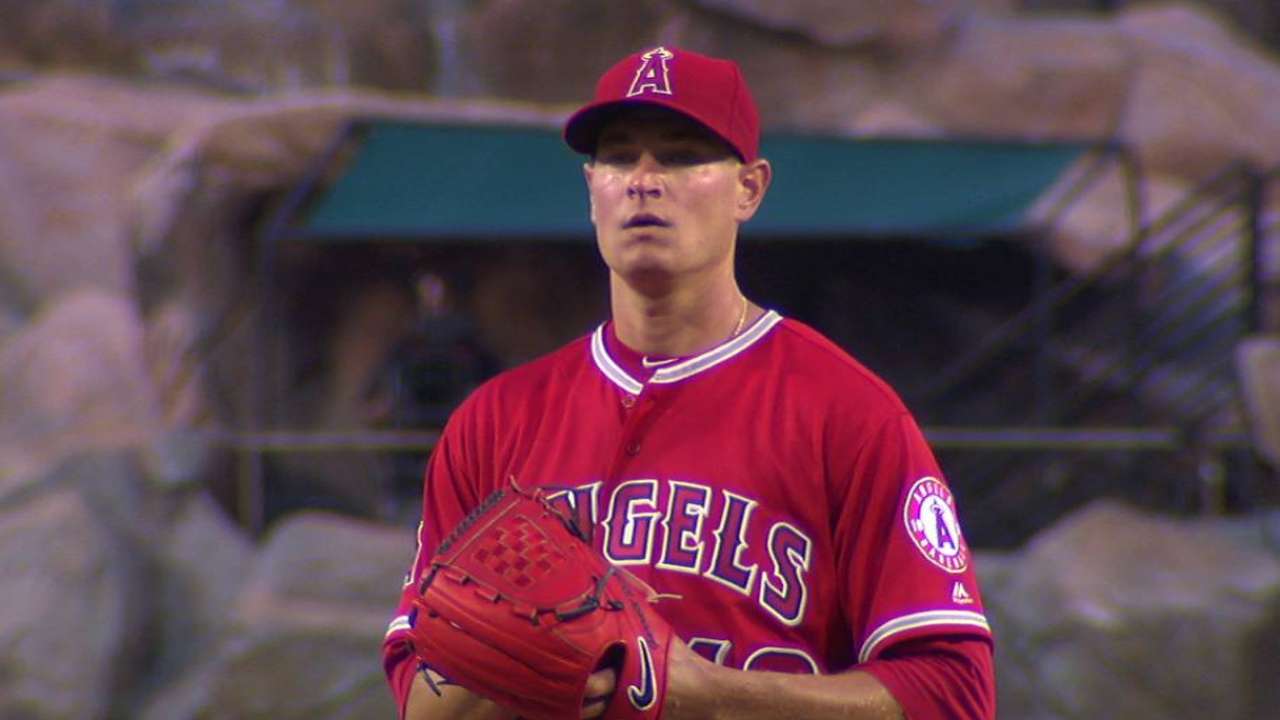 Richards' Opening Day start hits snag in fateful 4th