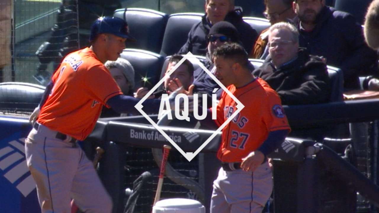 Astros se imponen a Yankees detrás del bate de Correa
