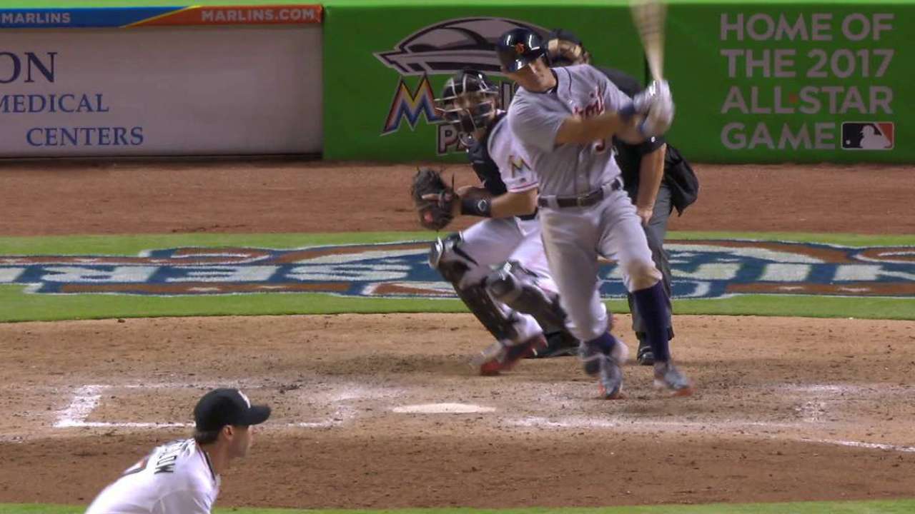 Kinsler's go-ahead RBI single