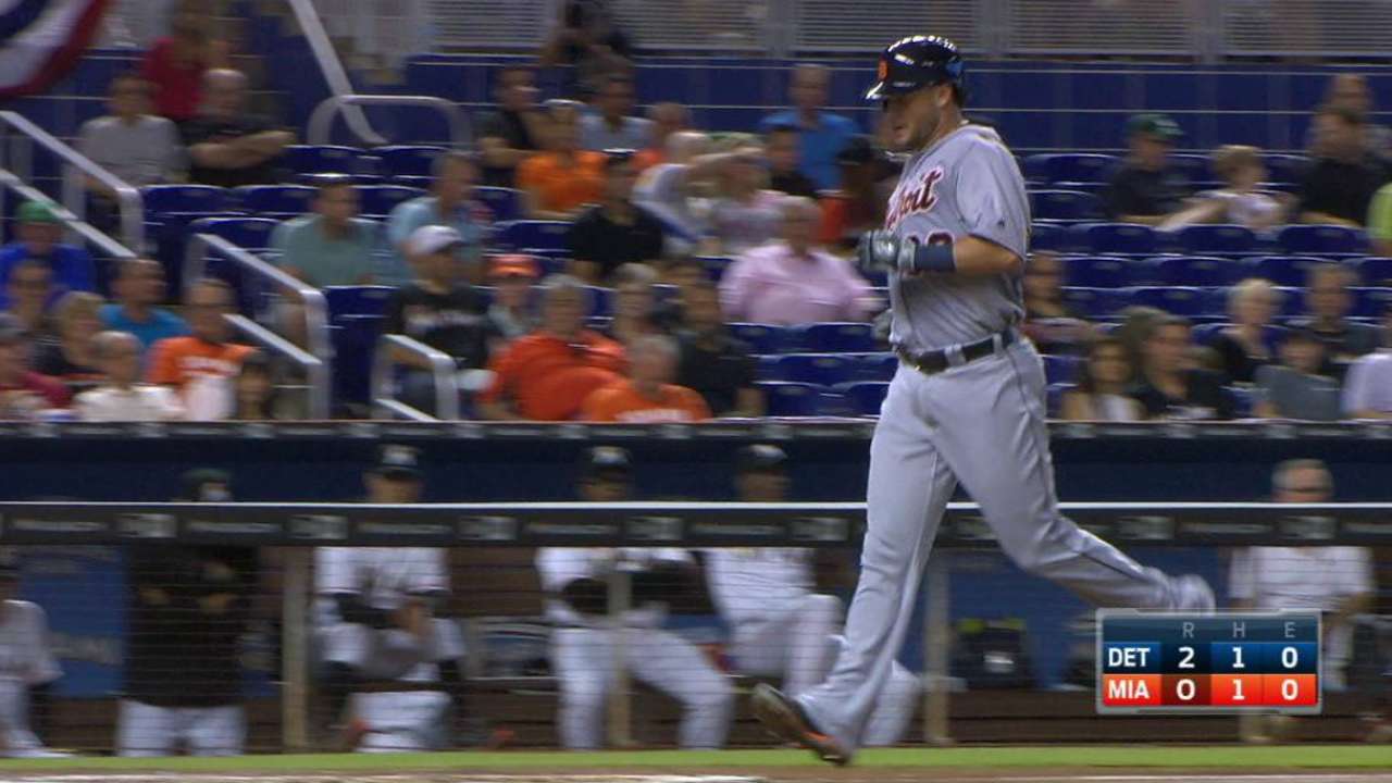 Saltalamacchia's two-run blast