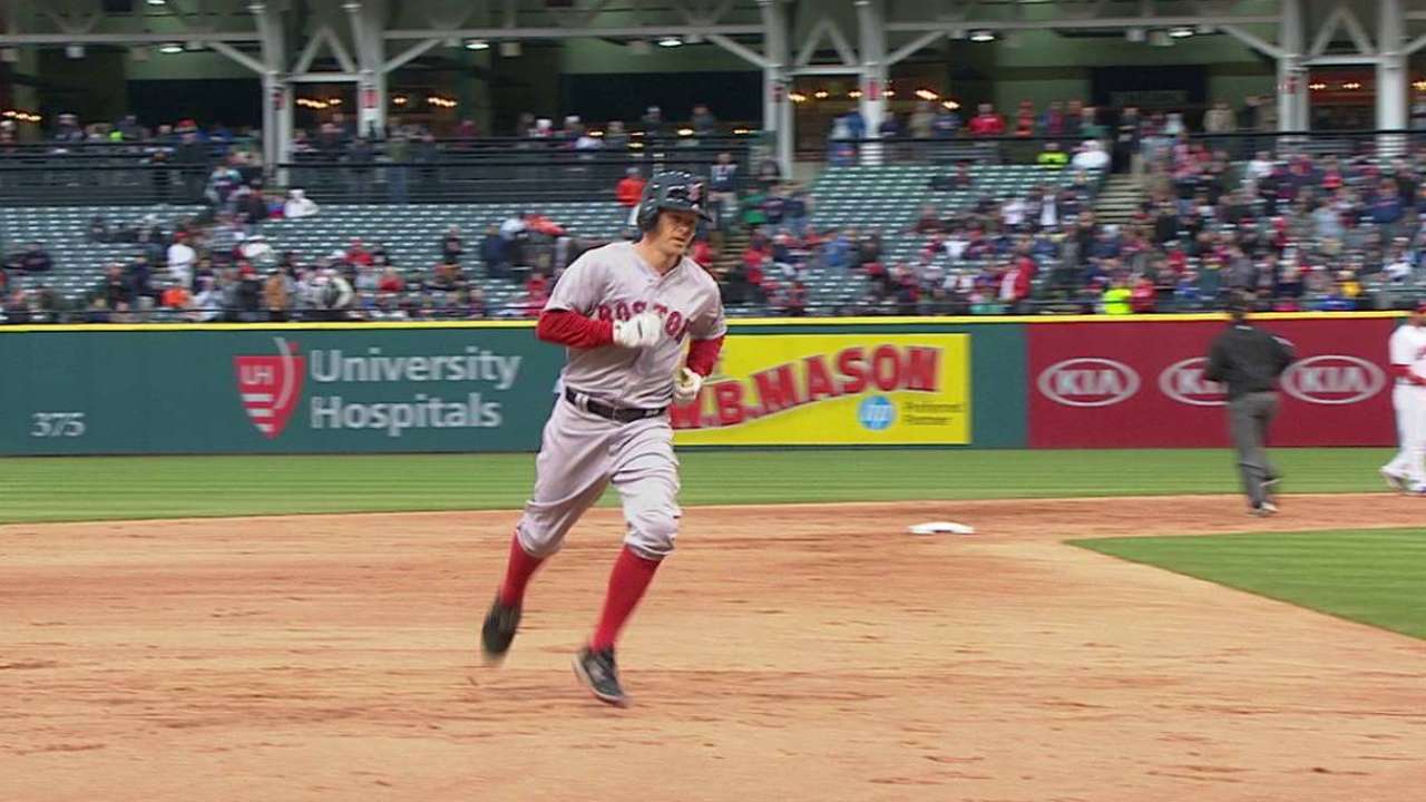 Holt on mark with HR, heads-up baserunning