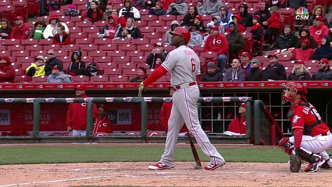 Howard's two-run homer