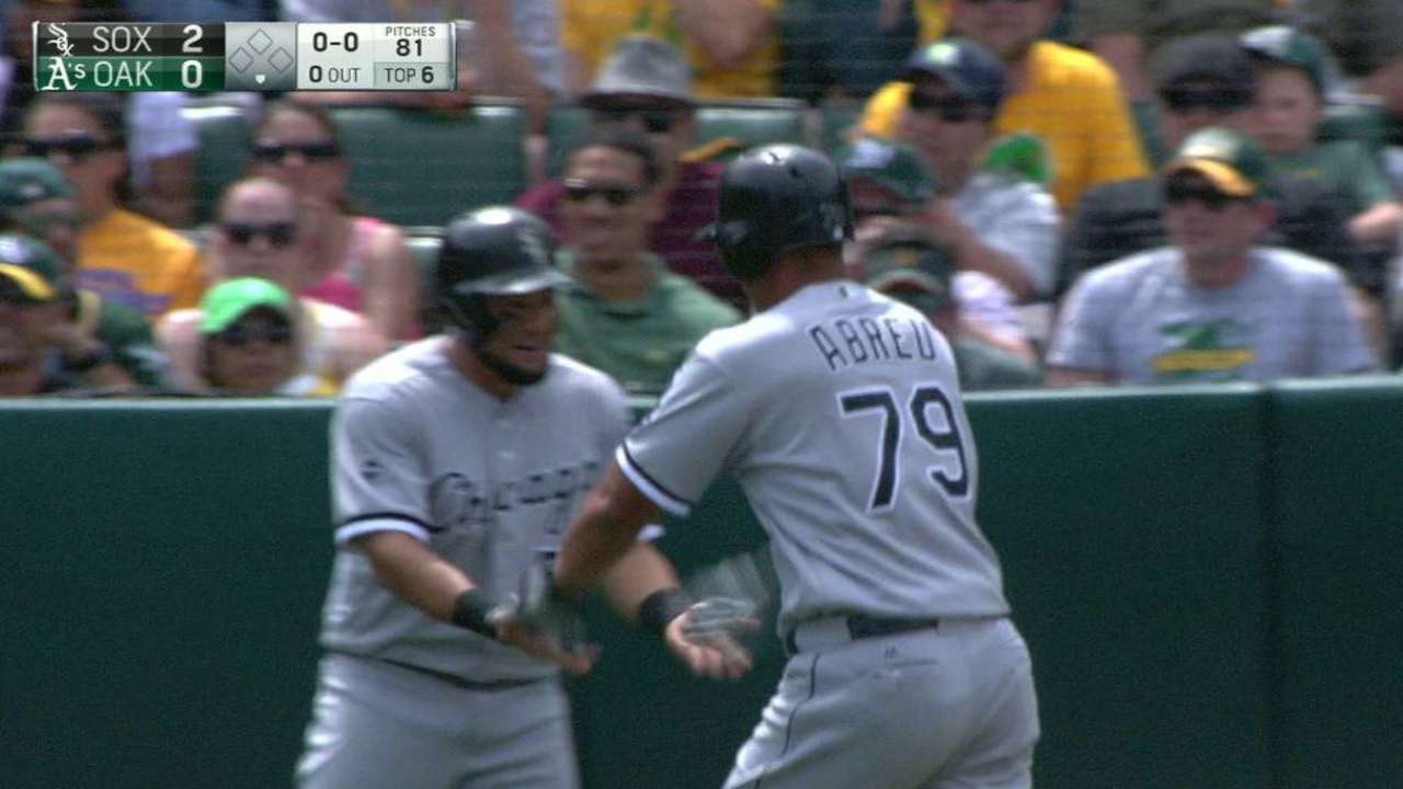 José Abreu dio jonrón y Chicago derrotó a Oakland