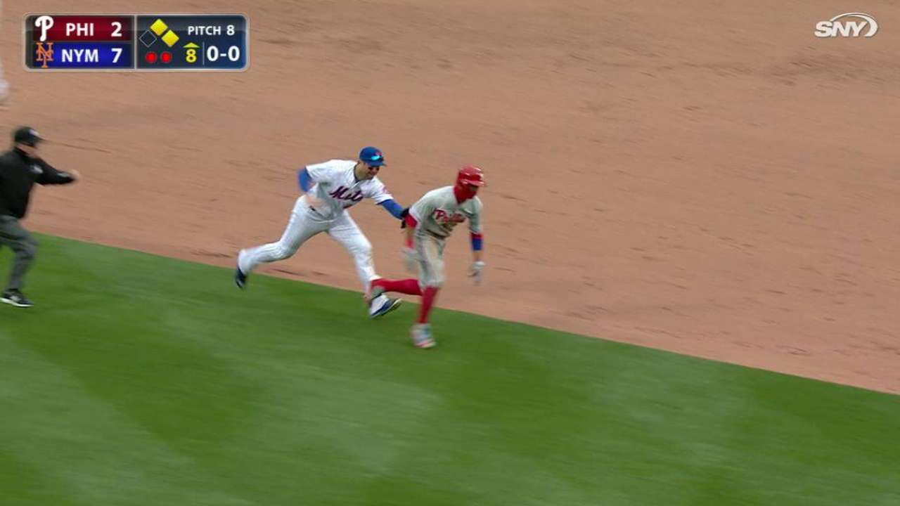 Mets turn a unique double play