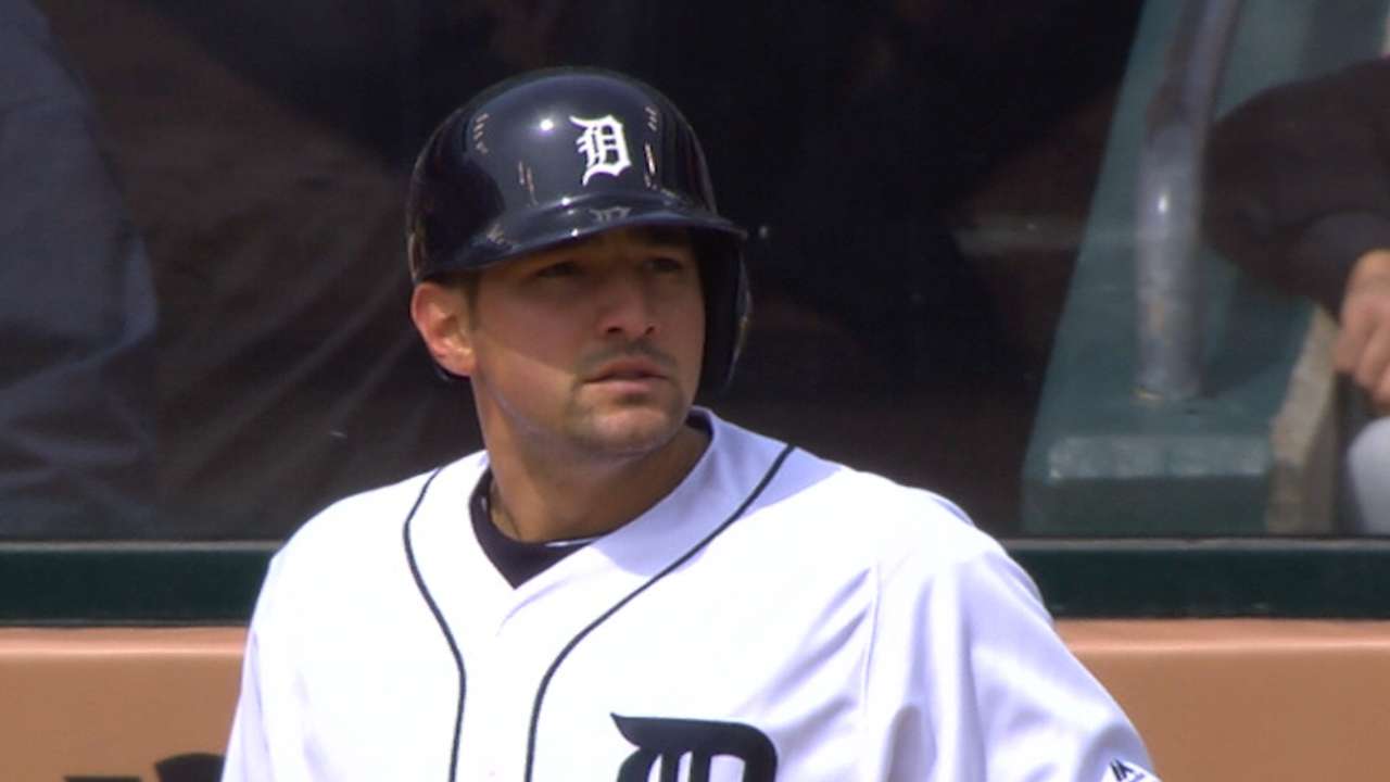 Castellanos tallies 4 hits, gets gold star at 3B
