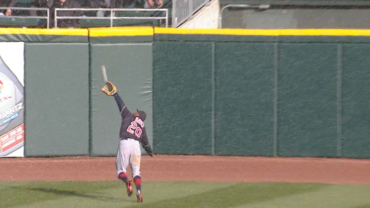 Must C: Davis' catch in the snow