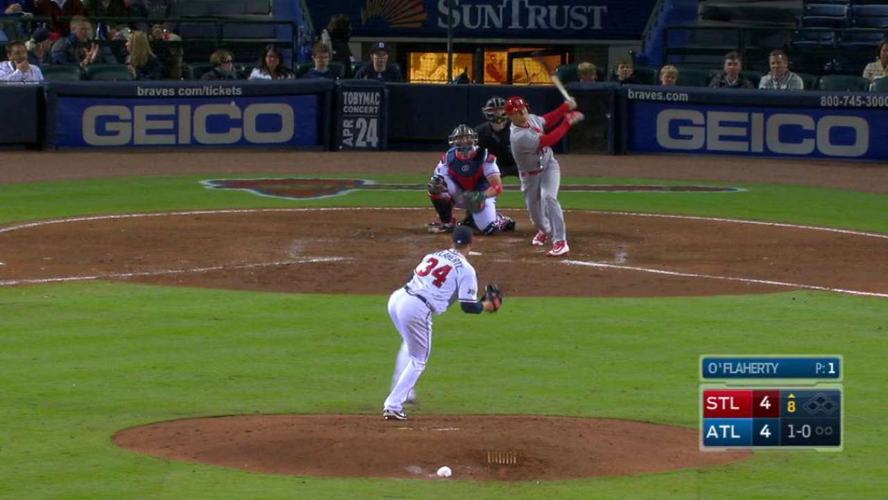 Diaz's pinch-hit HR blasts Cards over Braves