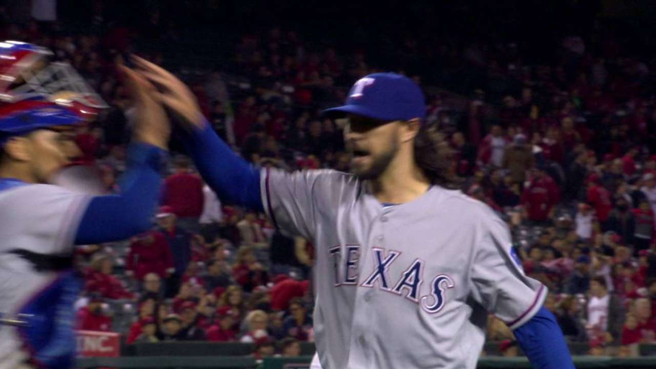 Bullpen saves Rangers, saves win for Griffin
