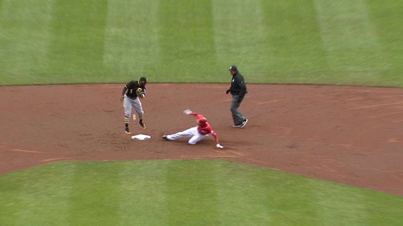 Hamilton shows speed, keen eye in leadoff spot