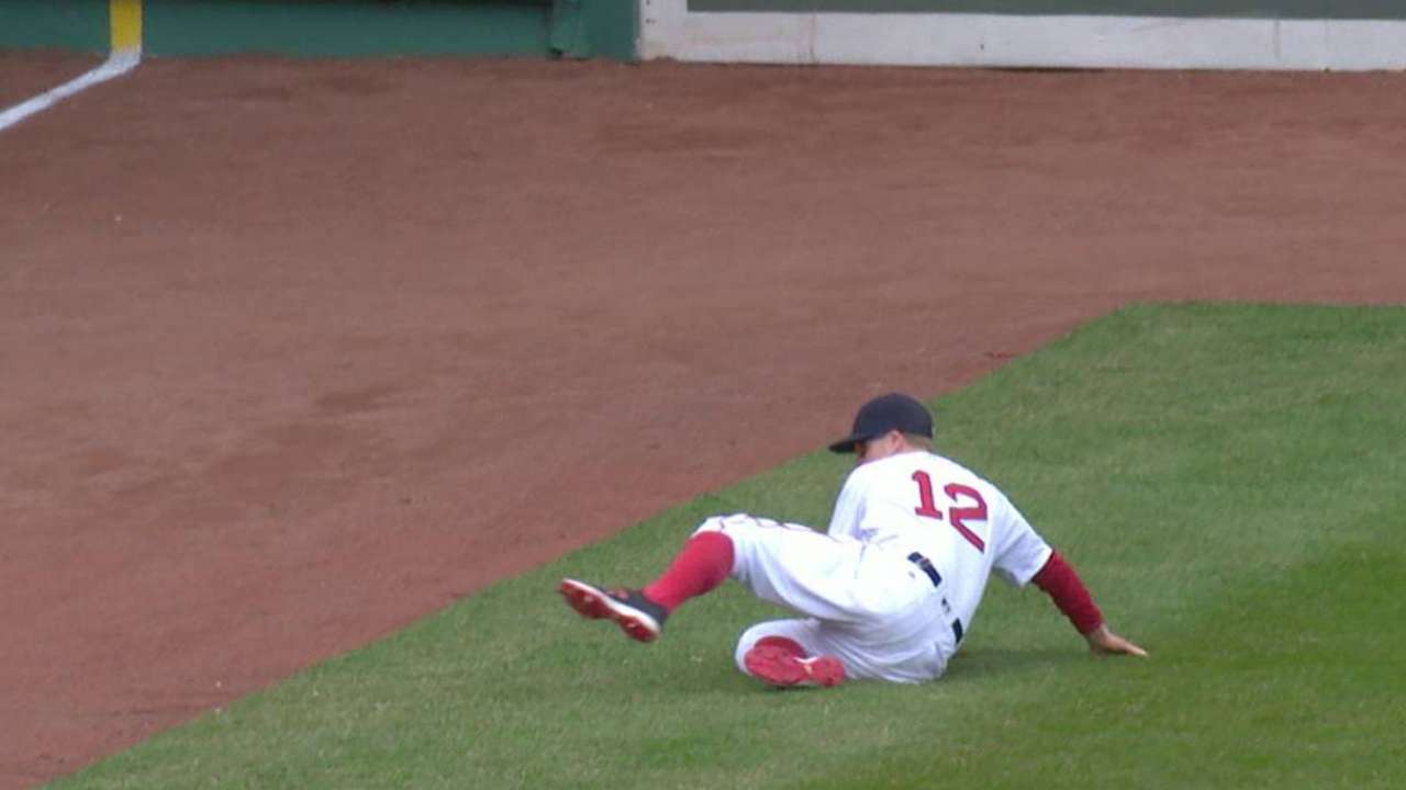 Holt's diving catch starts DP