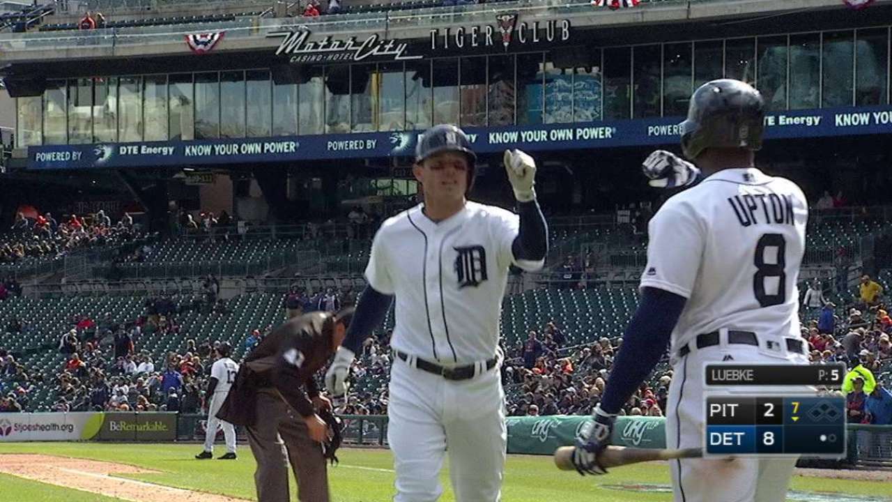 Kinsler's solo homer