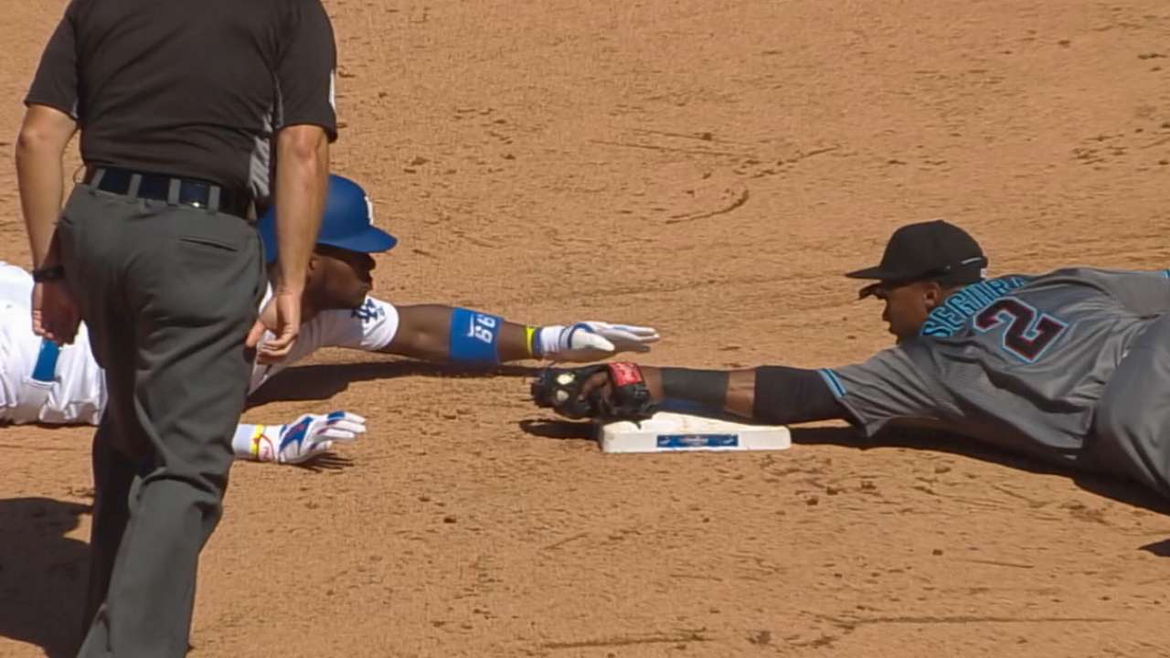 Yasiel Puig hizo gala de su picardía en las bases