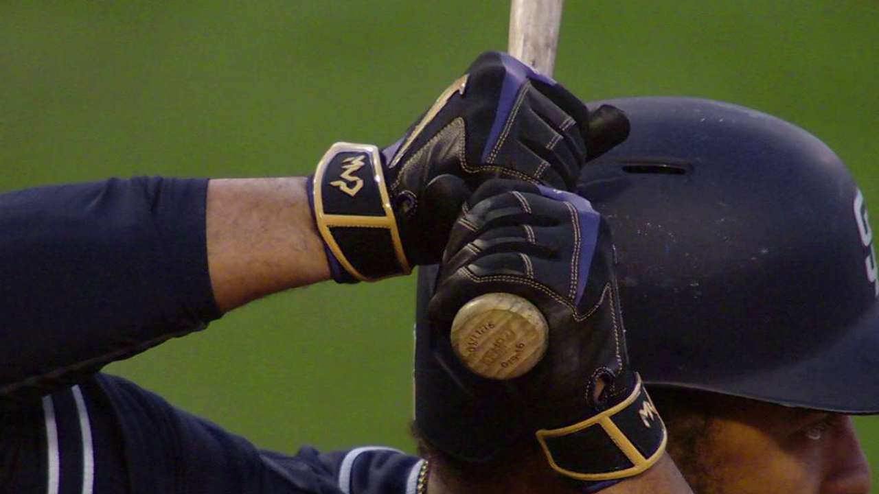 Kemp's special batting gloves