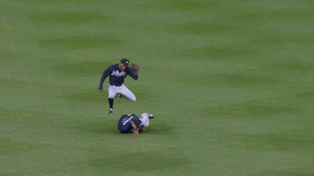 Smith's nice catch in center