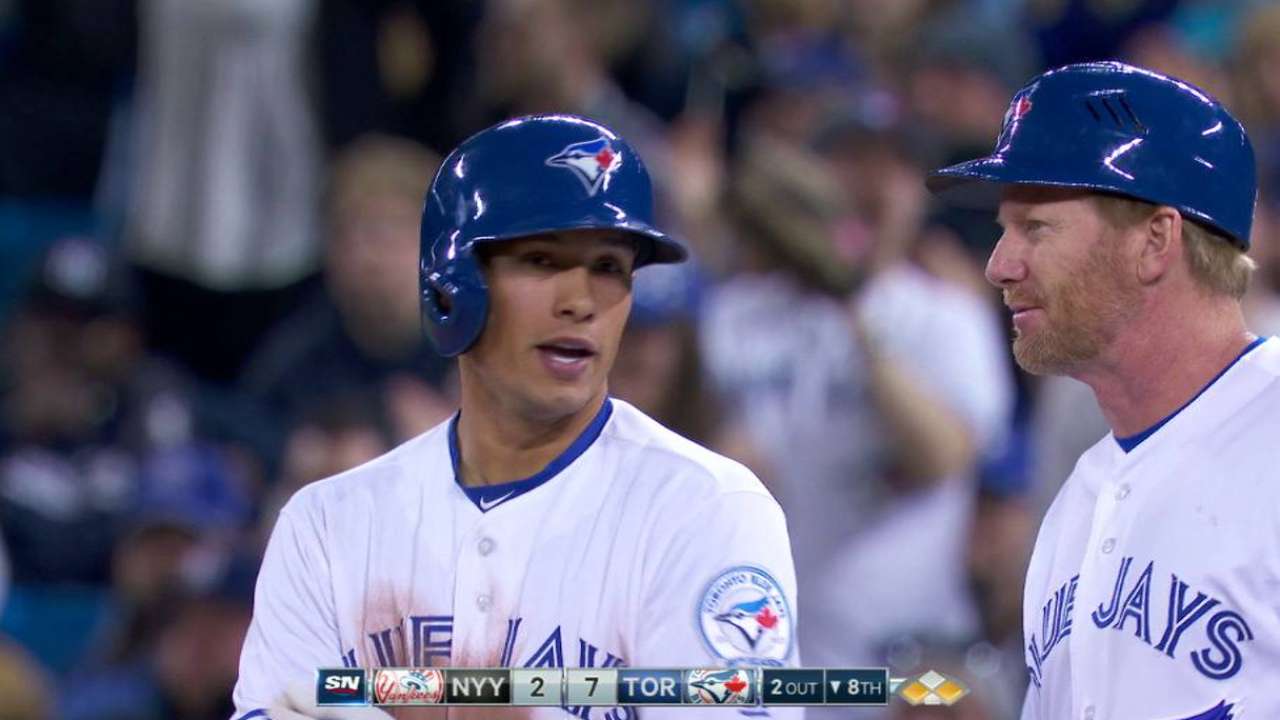 Blue Jays' bats find familiar form in 8th inning