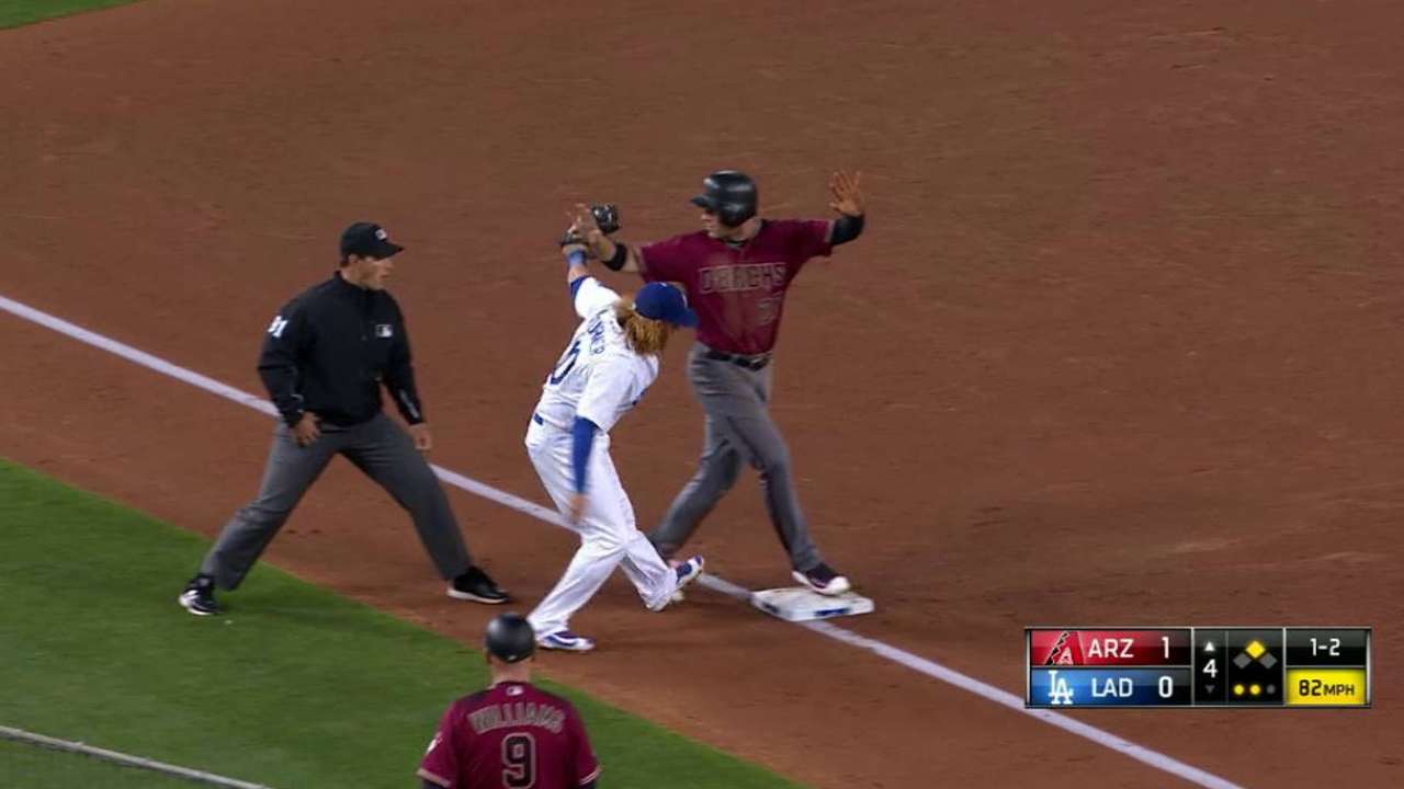 Grandal throws out Drury