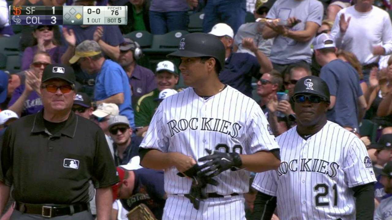 Jorge de la Rosa luce en triunfo de Rockies sobre Gigantes