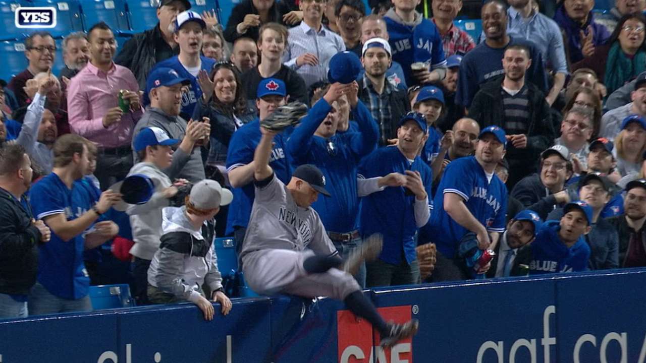 Gardner tumbles into Toronto stands for catch
