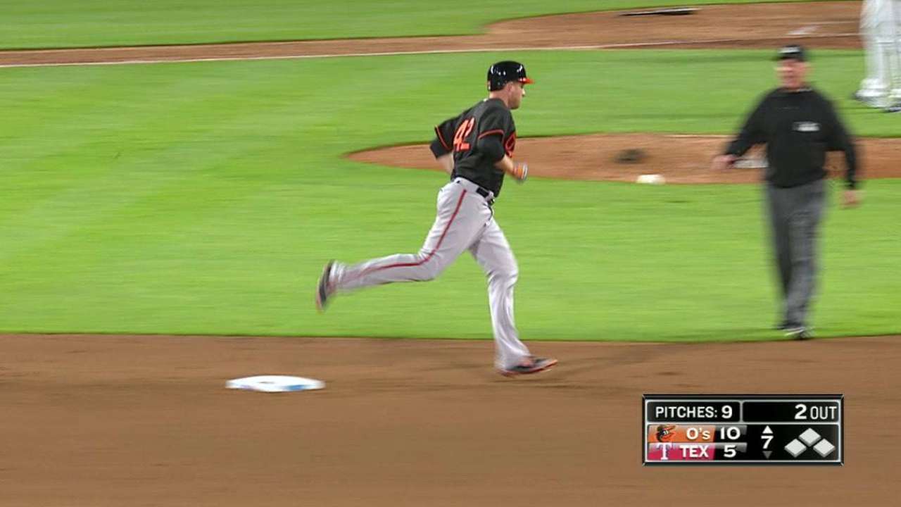 Trumbo's three-run homer