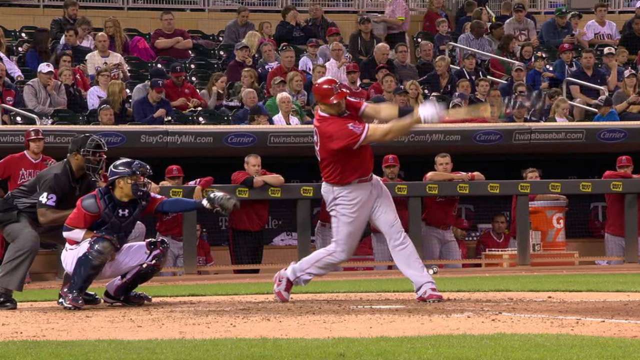 Pujols' solo jack