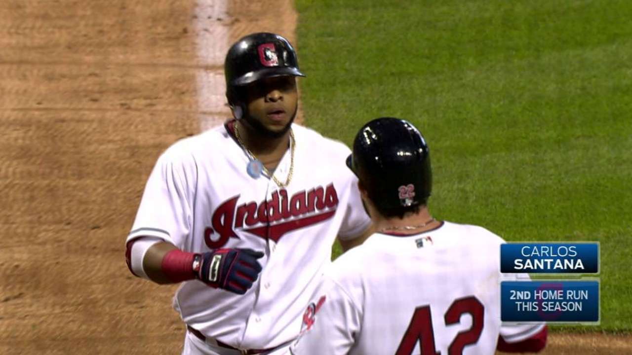 Santana's two-run homer