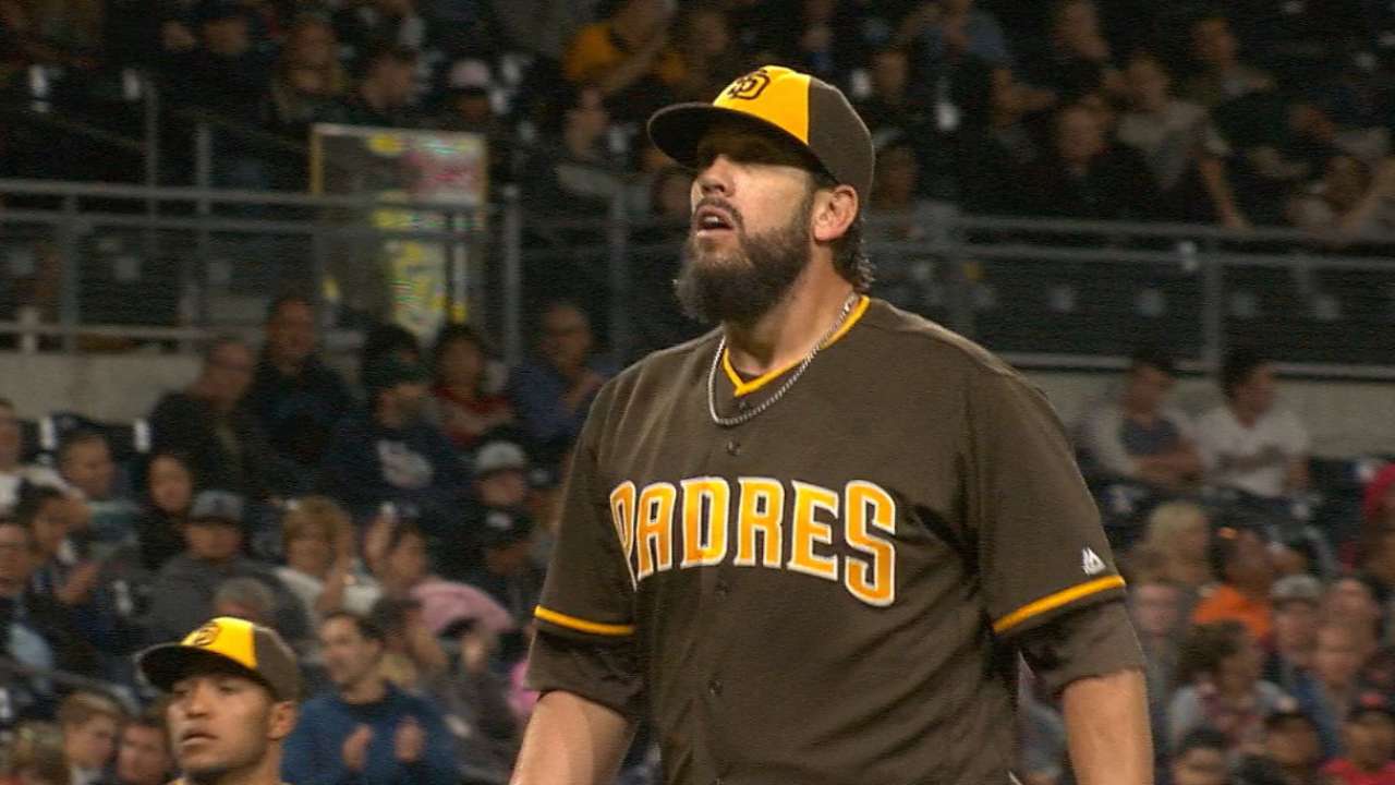 Shields pitches well, but still winless in '16