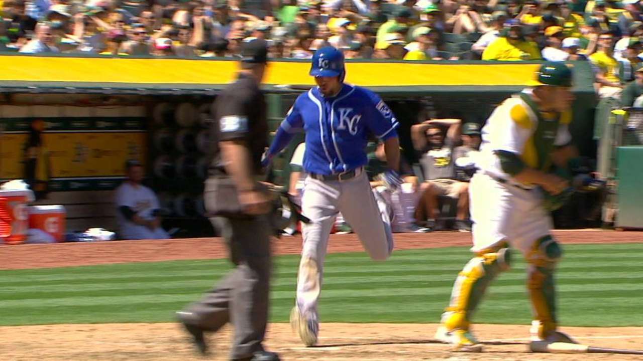 Fuentes' single cuts the lead