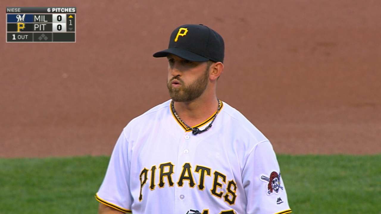 Common ground: Niese, Bucs' D fuel shutout