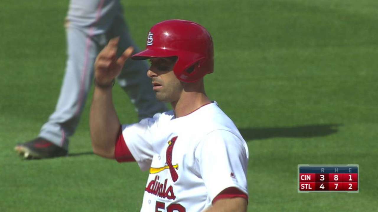 Fryer caps perfect day by lifting Cards past Reds