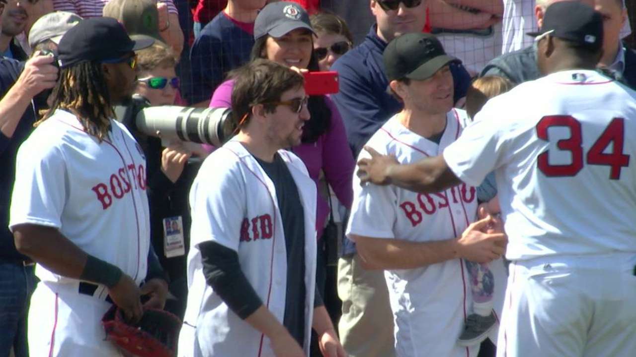 Sox begin Patriots' Day with Marathon tribute