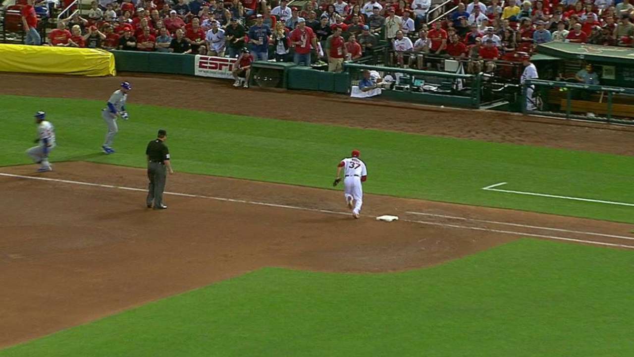 Bryant crosses home on error
